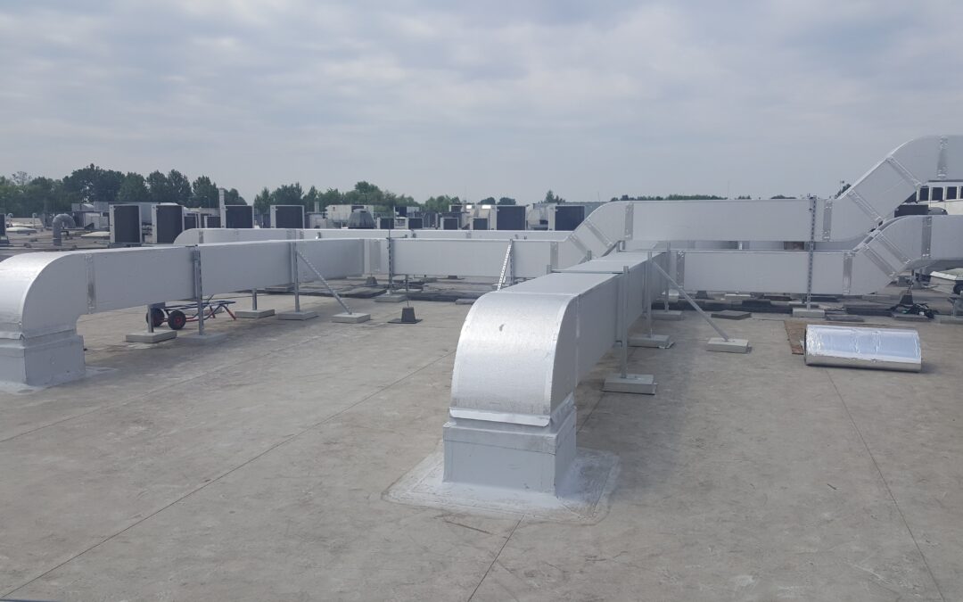 Sandwich panel PIR habbal a Váltózárközpont raktáraiban